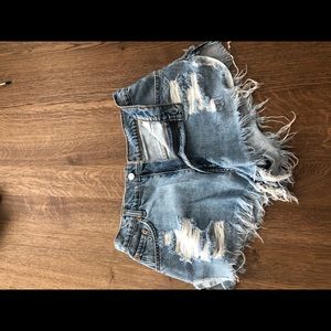 Women’s furst of a kind/ Levi’s shorts